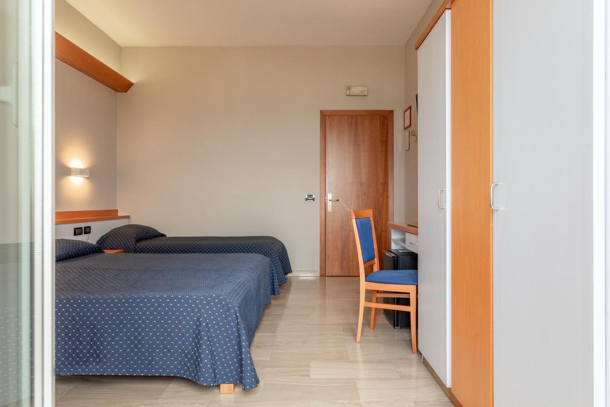 Hotel Touring Falconara Marittima Extérieur photo