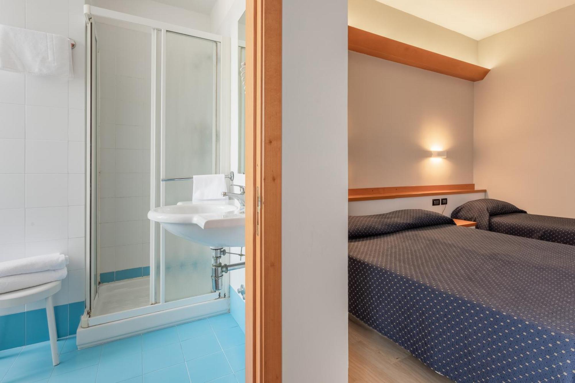 Hotel Touring Falconara Marittima Extérieur photo