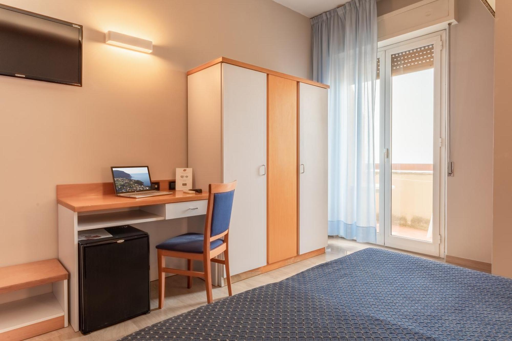 Hotel Touring Falconara Marittima Extérieur photo