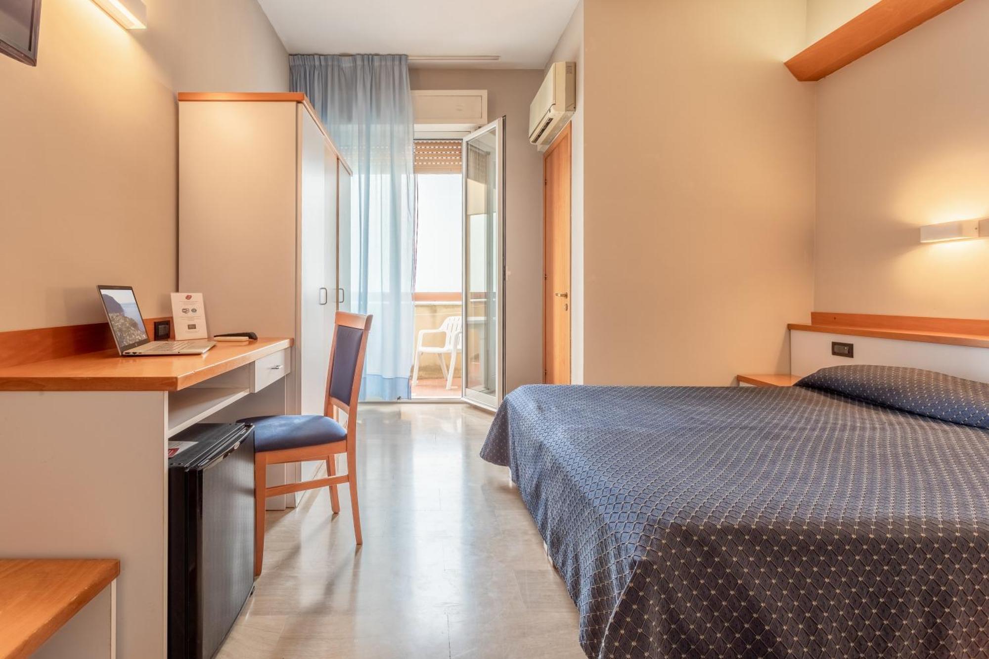 Hotel Touring Falconara Marittima Extérieur photo