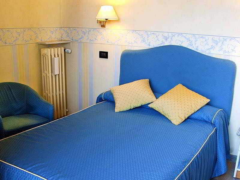 Hotel Touring Falconara Marittima Extérieur photo