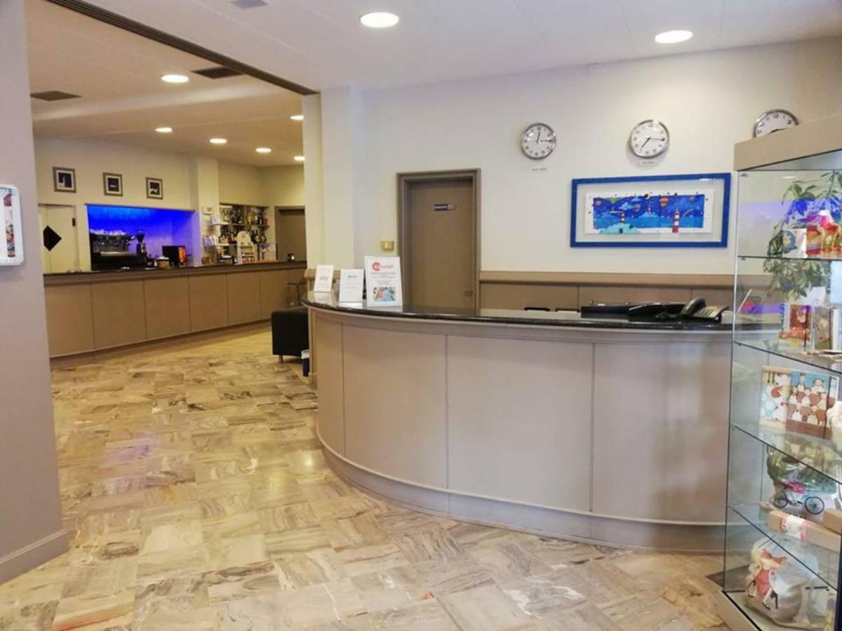 Hotel Touring Falconara Marittima Extérieur photo